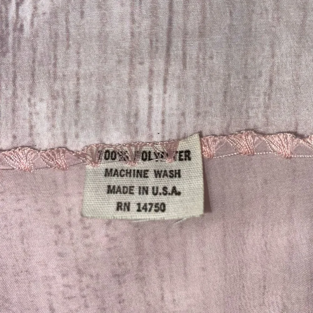 Vintage 1960’s Sheer head scarf with scallop embroidery edging light pink - Picture 5 of 9